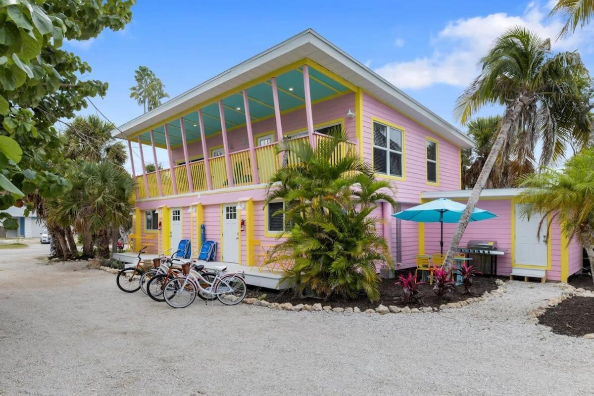 סאניבל Charming Suite With Balcony And Bikes At Historic Sandpiper Inn מראה חיצוני תמונה