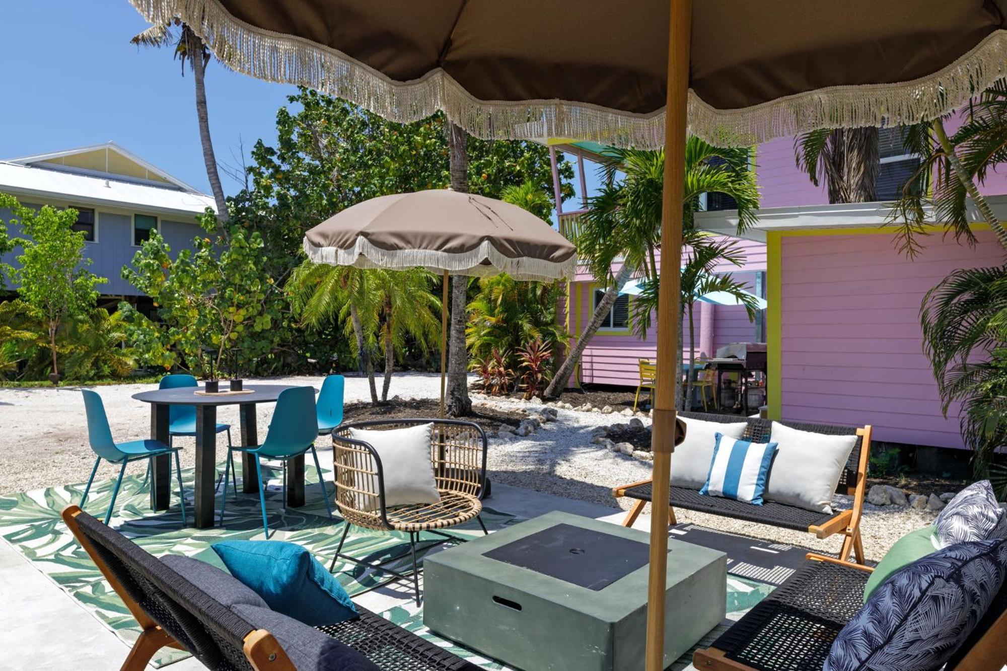 סאניבל Charming Suite With Balcony And Bikes At Historic Sandpiper Inn מראה חיצוני תמונה